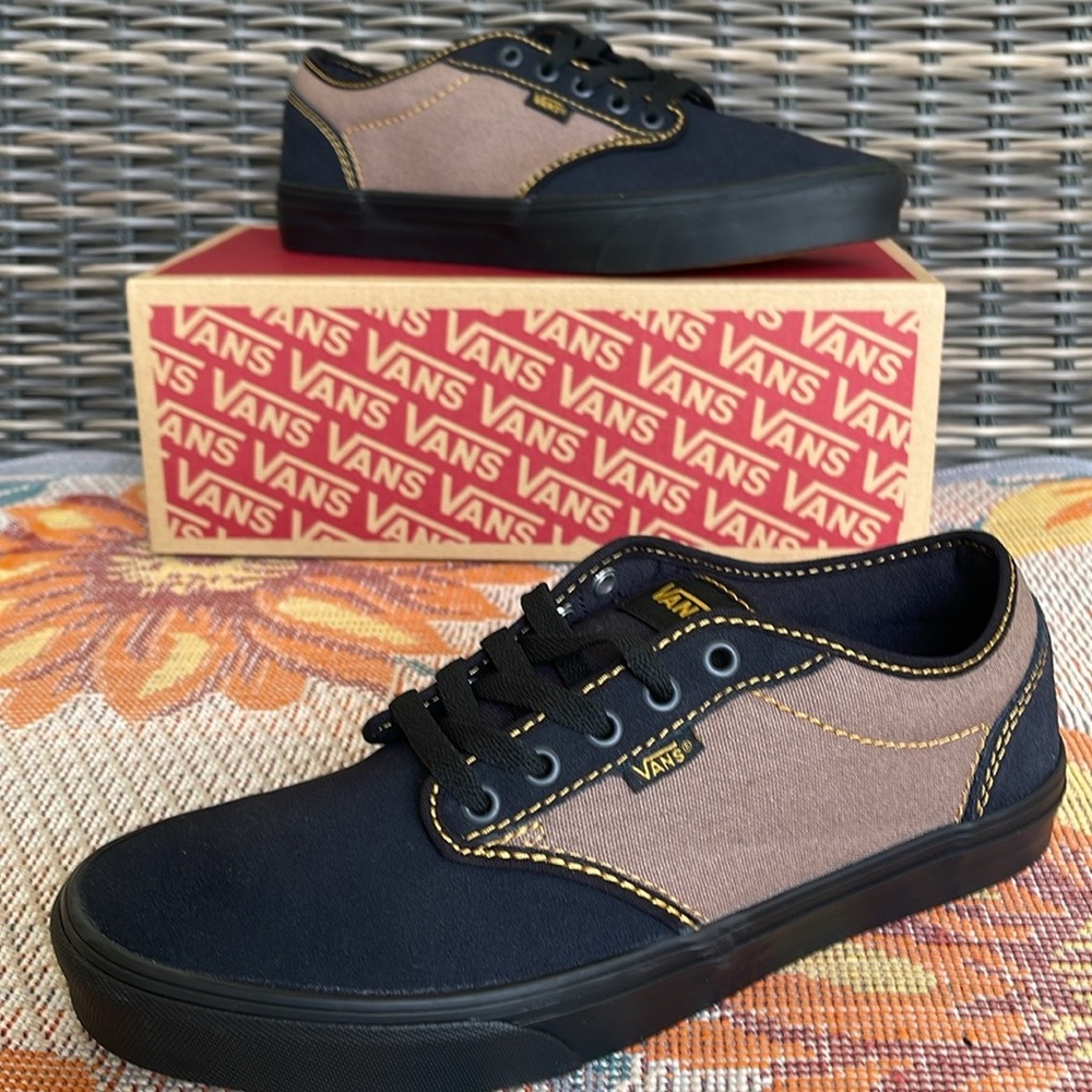 Vans Men’s Atwood
VN000CX8B29
Sneakers
Color: Outcore Phantom/Black - Picture 15 of 16
